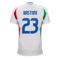 Camisa de Futebol Itália Alessandro Bastoni #23 Equipamento Secundário Europeu 2024 Manga Curta